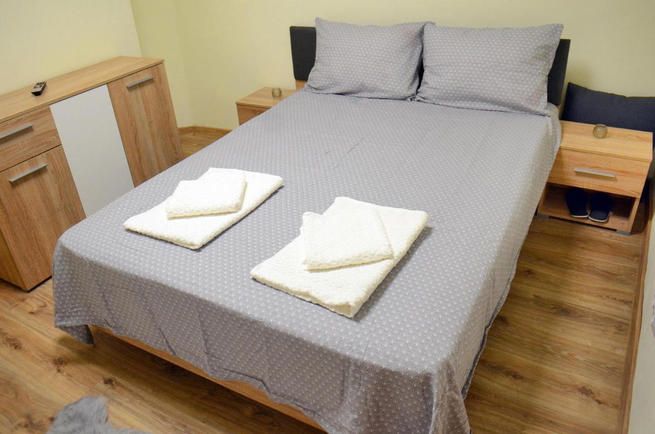 Private Apartment In The City Centre. Oradea Bagian luar foto
