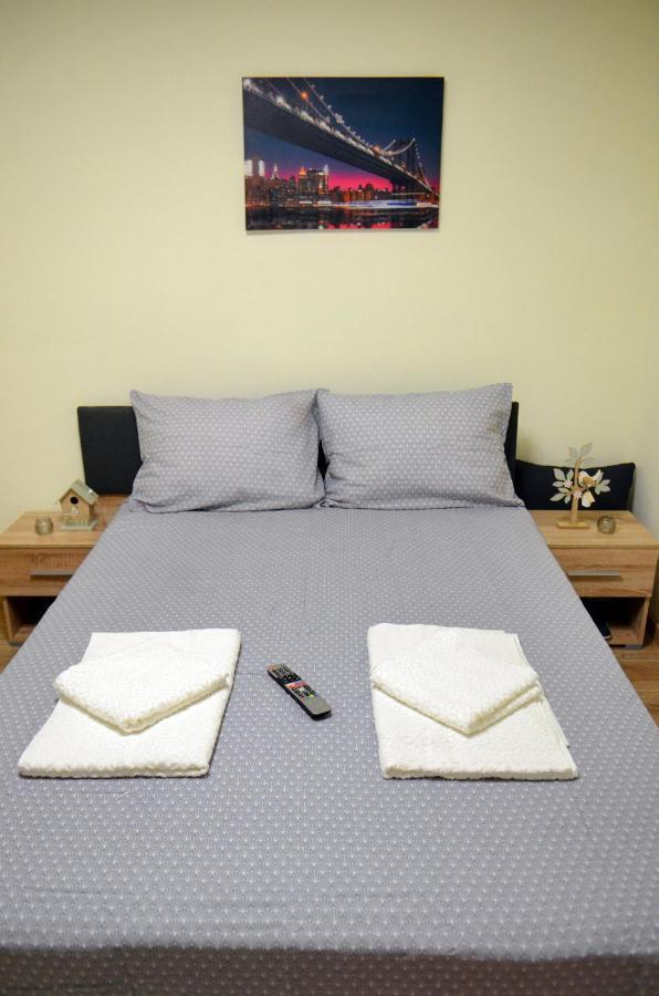 Private Apartment In The City Centre. Oradea Bagian luar foto